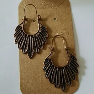 ❗5/$10❗  Elegant Leaf Design Earrings